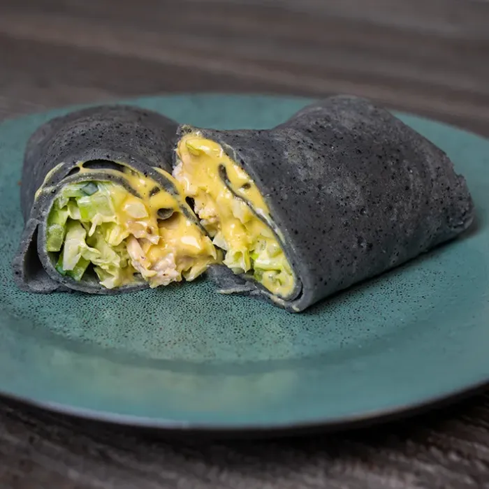 Черные блины с курицей